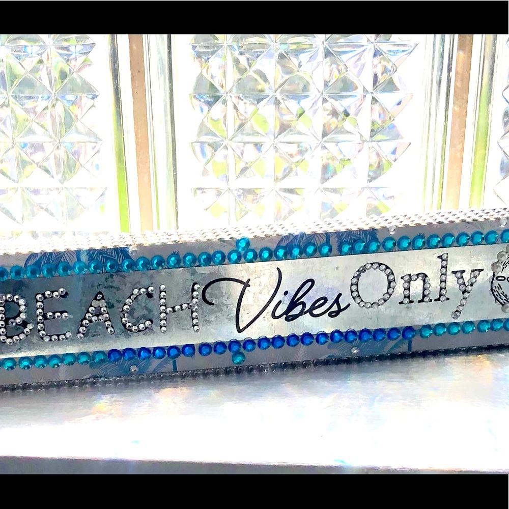 PLAQUE-ARTS & CRAFTS handcrafted embellished/bedazzled beachy vibe plaque/decor - Picture 2 of 8